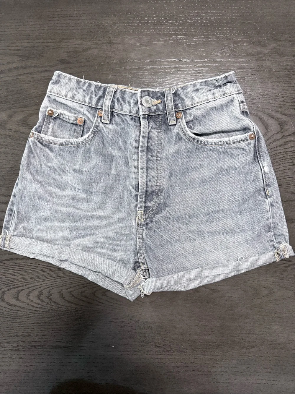 Zara Women’s Denim‎ Gray Cotton Shorts Size 2